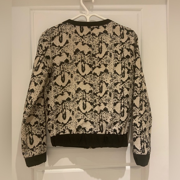 Urban Outfitters Snake Print Jacquard bomber XS - Picture 2 of 8